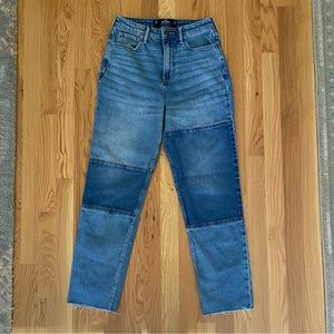 Hollister Ultra High-Rise Patch Mom Jean size 3R